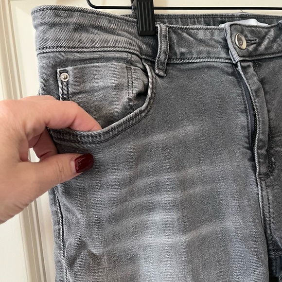 Zara Designer, Gray, Distressed Jeans Women’s Size 10 - Picture 10 of 16